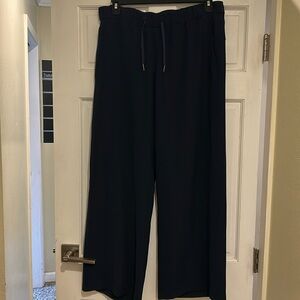 EUC LULULEMON On The Fly pants